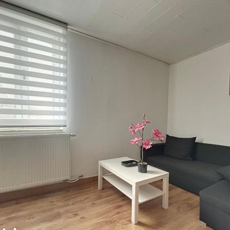 Charbonnel 1 B Charleroi-Airport公寓 外观 照片