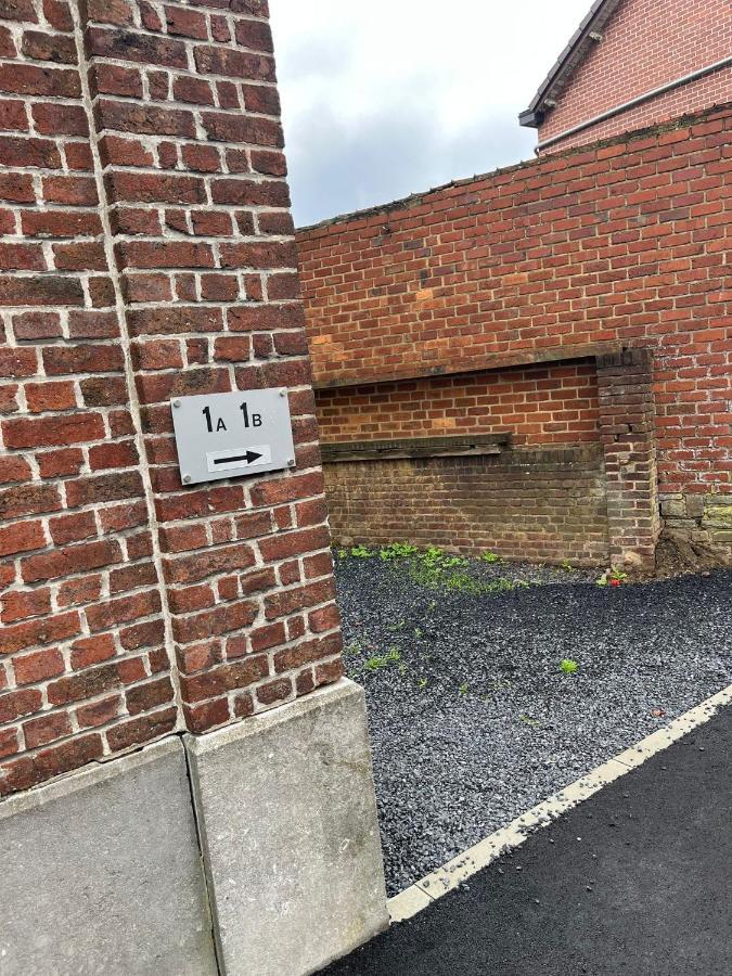 Charbonnel 1 B Charleroi-Airport公寓 外观 照片